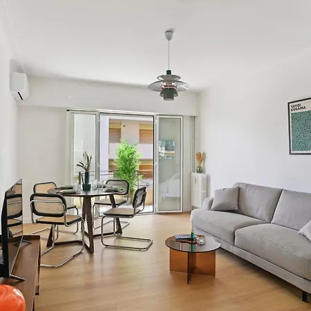 Apartment Designer Flat, Luxurious, Close From Palais, Terrasse, Private Garage, Air Conditoning Cannes