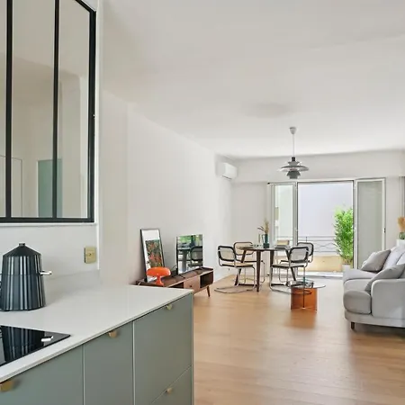 Apartment Designer Flat, Luxurious, Close From Palais, Terrasse, Private Garage, Air Conditoning