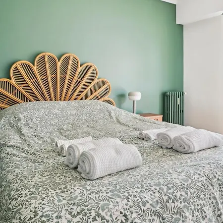 Designer Flat, Luxurious, Close From Palais, Terrasse, Private Garage, Air Conditoning Apartment